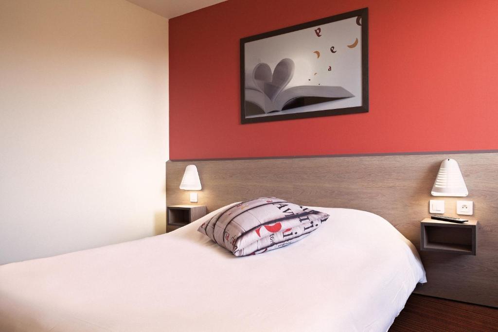 Ace Hotel Bourges Bagian luar foto