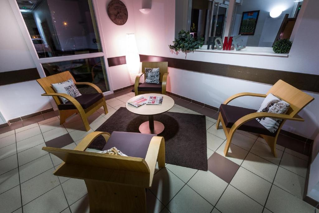 Ace Hotel Bourges Bagian luar foto