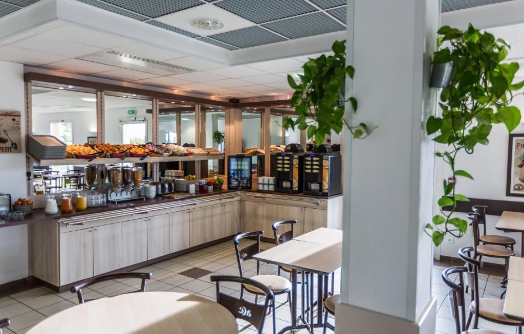 Ace Hotel Bourges Bagian luar foto
